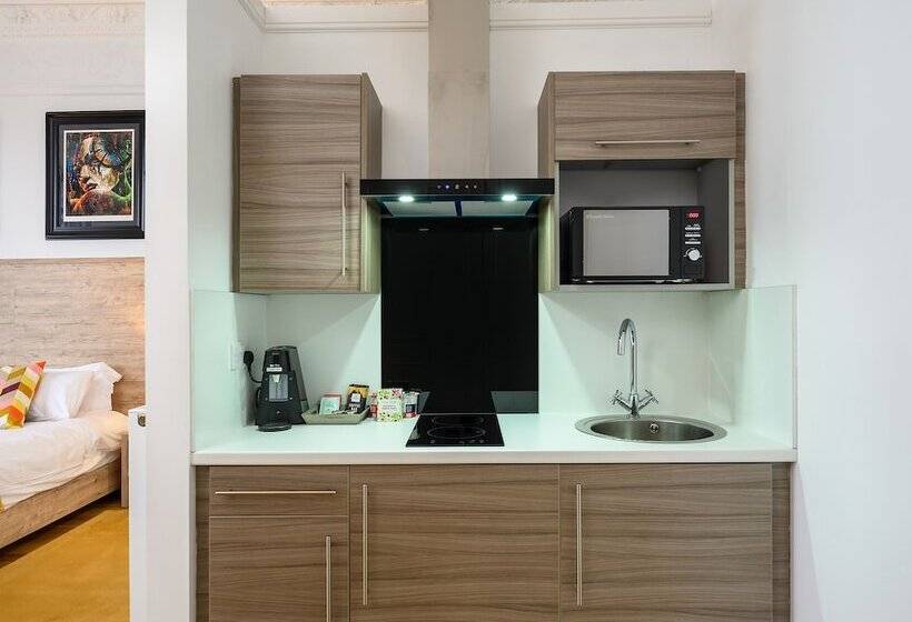 호텔 The Clarendon