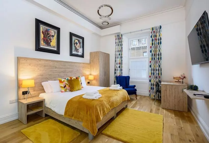 Hotelli The Clarendon