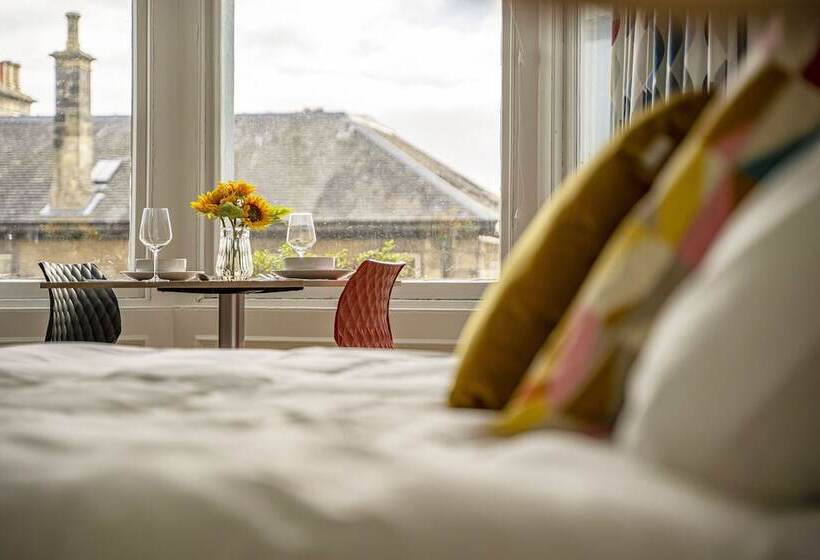 호텔 The Clarendon