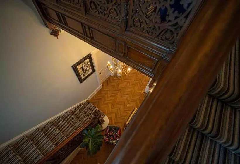 Hotelli The Clarendon