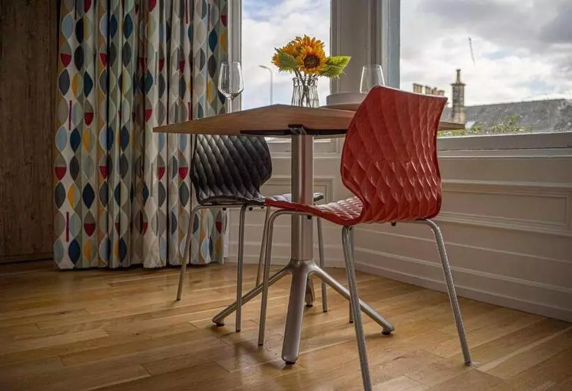 Hotelli The Clarendon