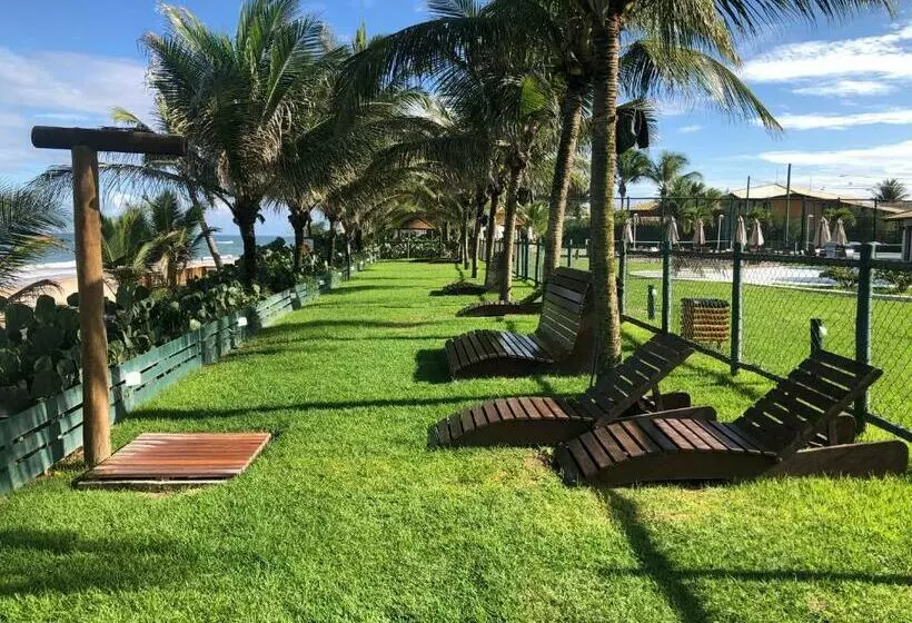 2 Suítes, Guarajuba, Piscina Frente Mar