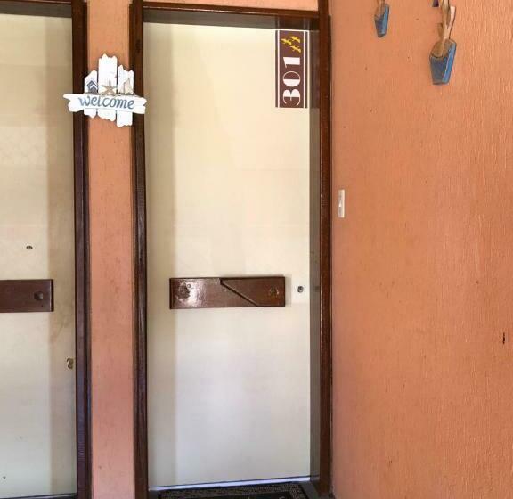 2 Suítes, Guarajuba, Piscina Frente Mar