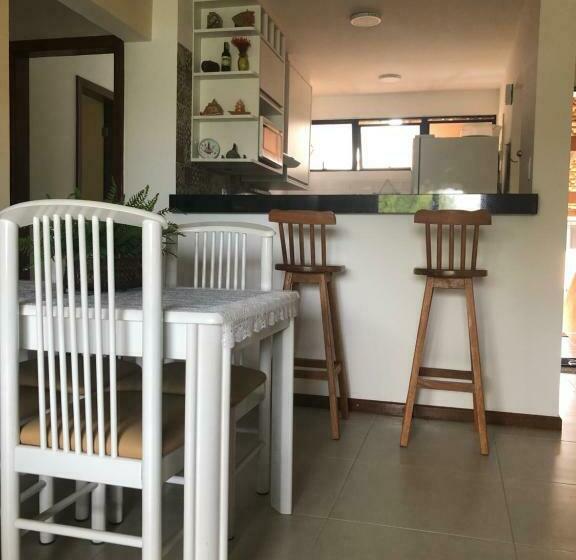 2 Suítes, Guarajuba, Piscina Frente Mar