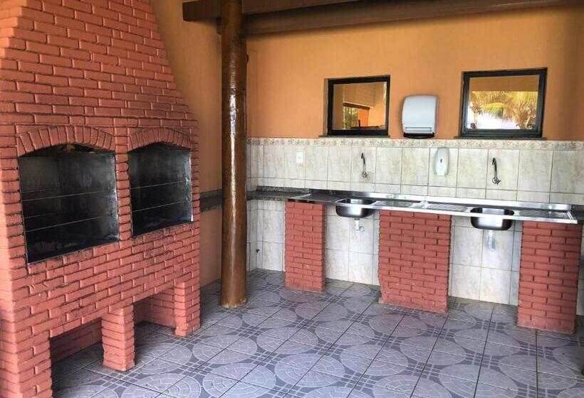 2 Suítes, Guarajuba, Piscina Frente Mar