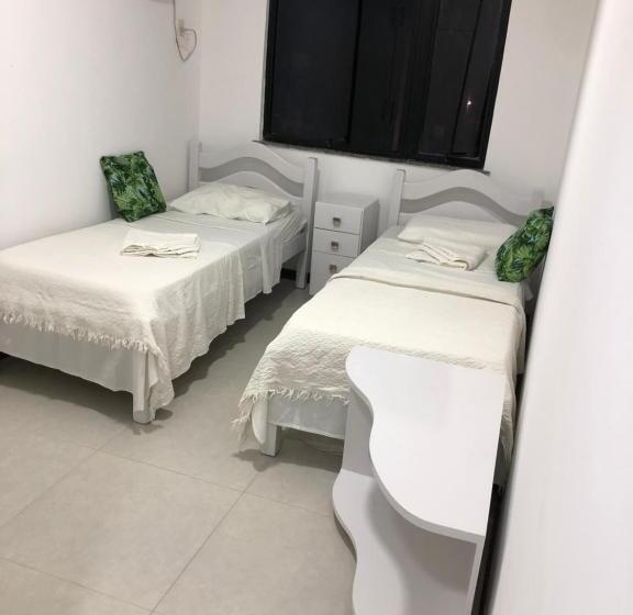 2 Suítes, Guarajuba, Piscina Frente Mar