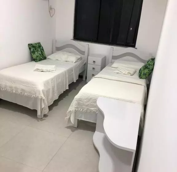 2 Suítes, Guarajuba, Piscina Frente Mar