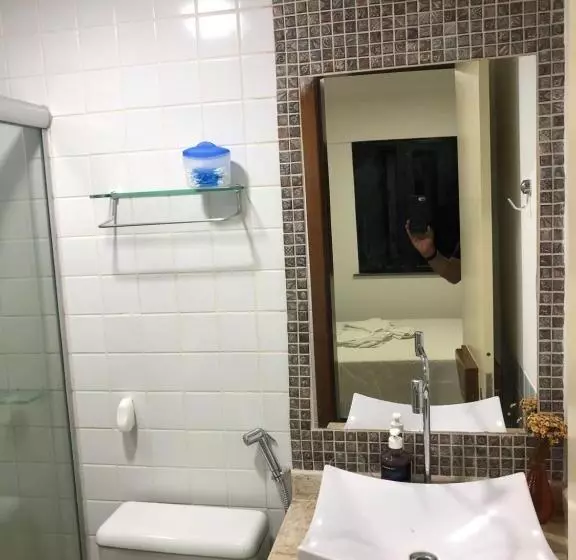 2 Suítes, Guarajuba, Piscina Frente Mar