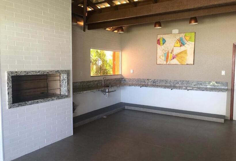 2 Suítes, Guarajuba, Piscina Frente Mar