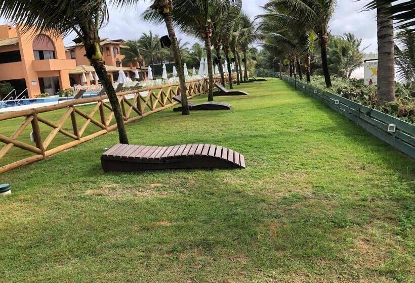 2 Suítes, Guarajuba, Piscina Frente Mar