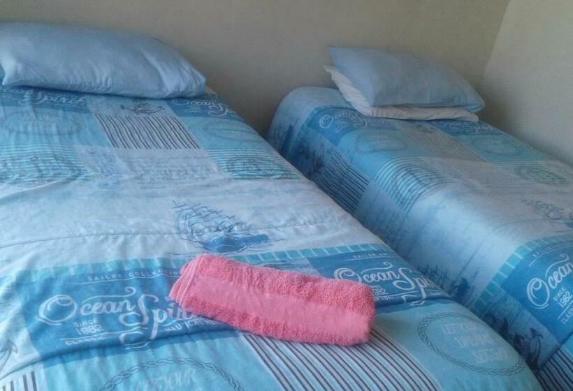 צימר Poplar Guest House