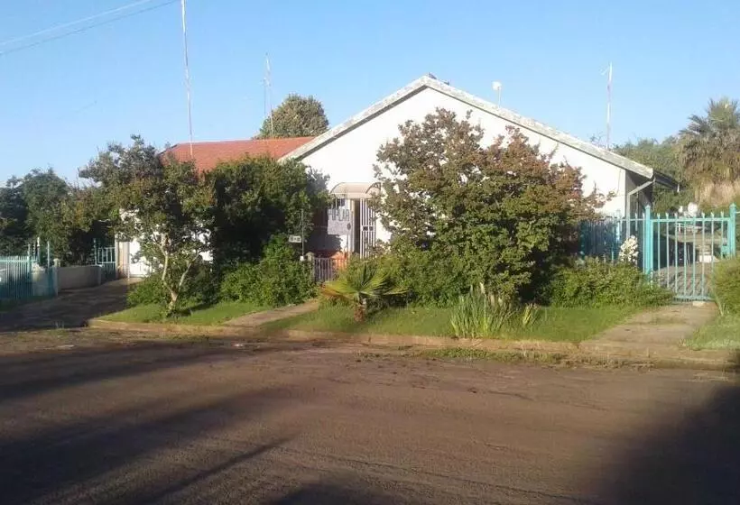Aamiaismajoitus (B&B) Poplar Guest House