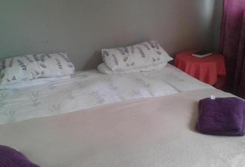 צימר Poplar Guest House