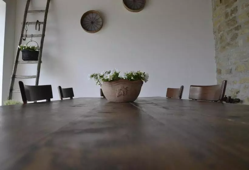 Hotelli Casale Rancaglia