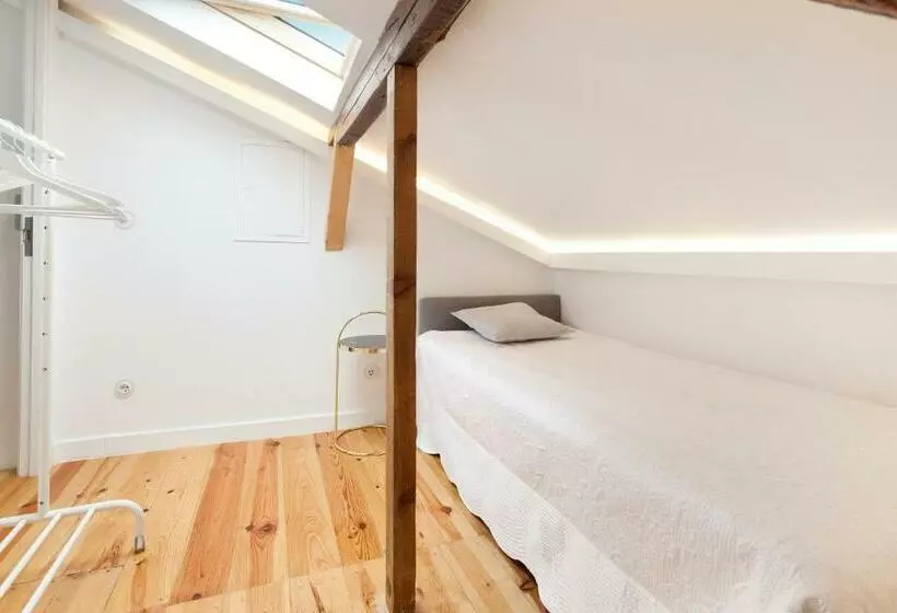 پانسیون Tiny Cosy Room  Alcantara