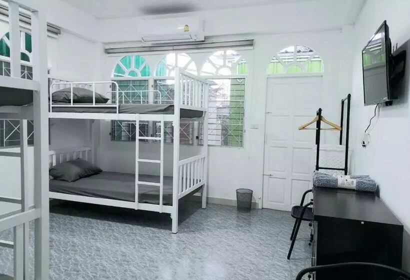 Retkeilymaja Room79