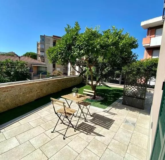 ベッドアンドブレックファースト Floridida Rooms & Breakfast