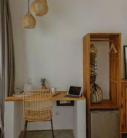 Aamiaismajoitus (B&B) Tiga Studios   Adults Only