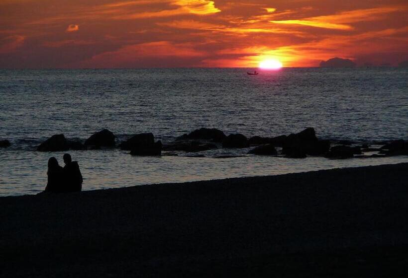 بنسيون L Approdo