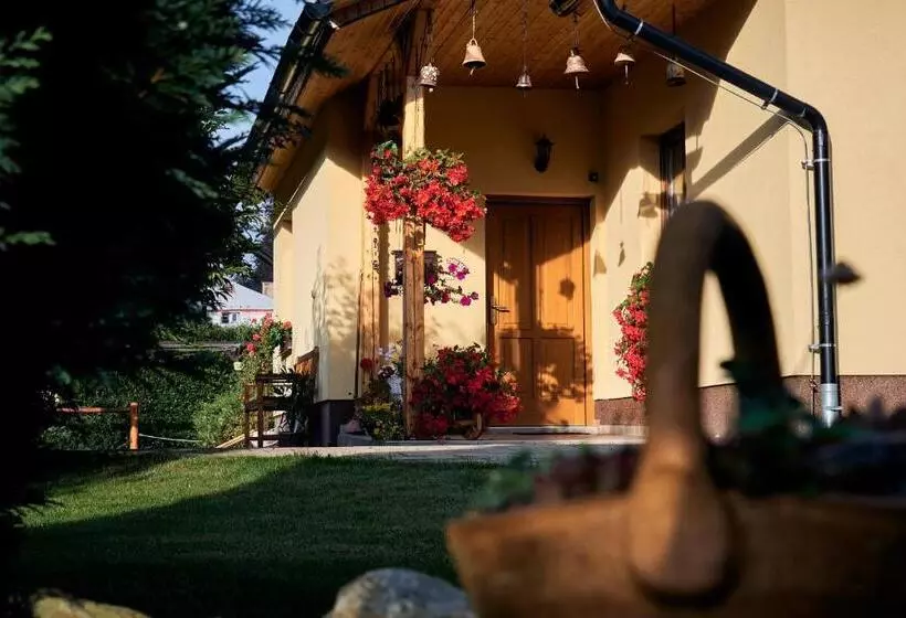 Majatalo Penzion Pod Stráni