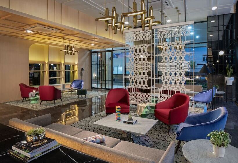 The Reiz Suites, Artotel Curated