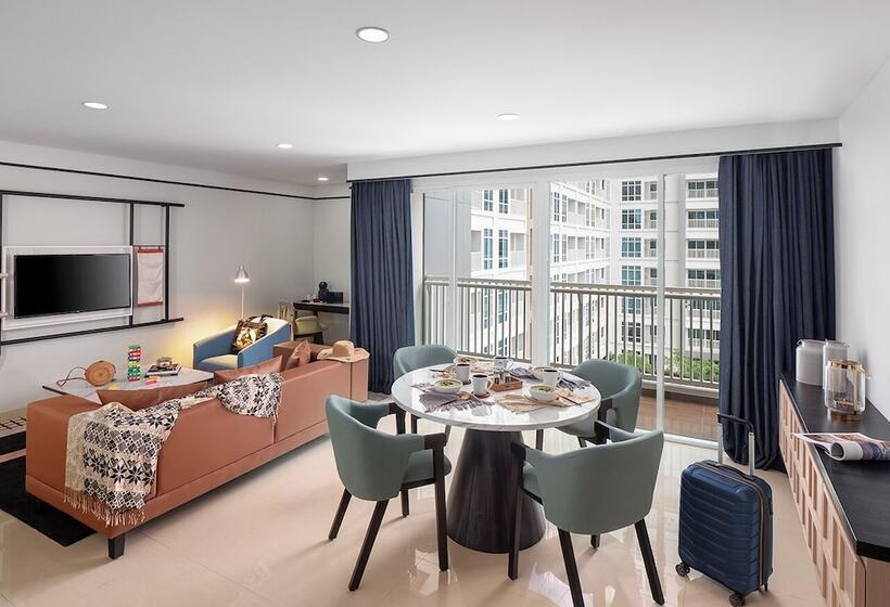 The Reiz Suites, Artotel Curated