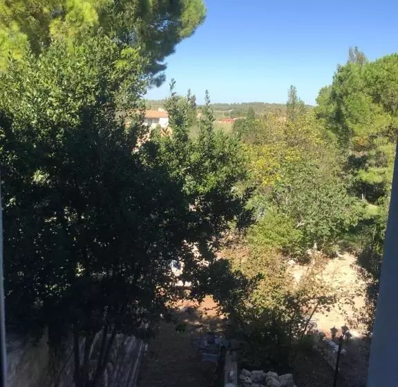 Aamiaismajoitus (B&B) L Ostalada