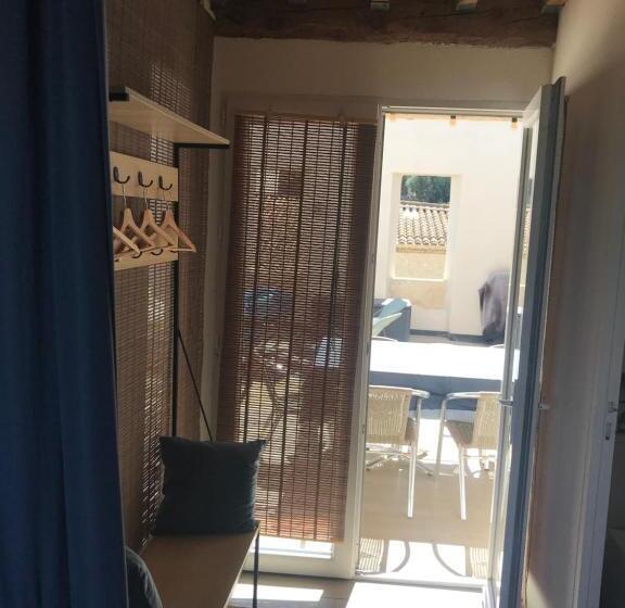 مبيت وإفطار L Ostalada