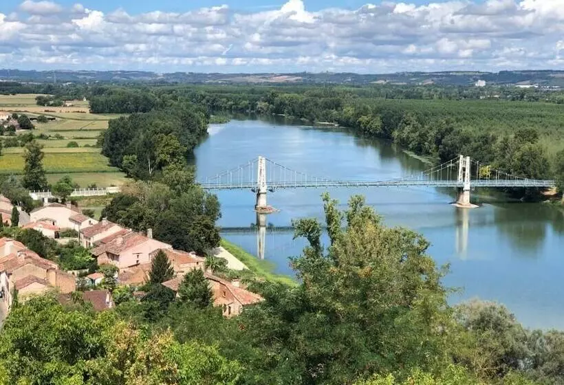 Aamiaismajoitus (B&B) La Galerie Du Port