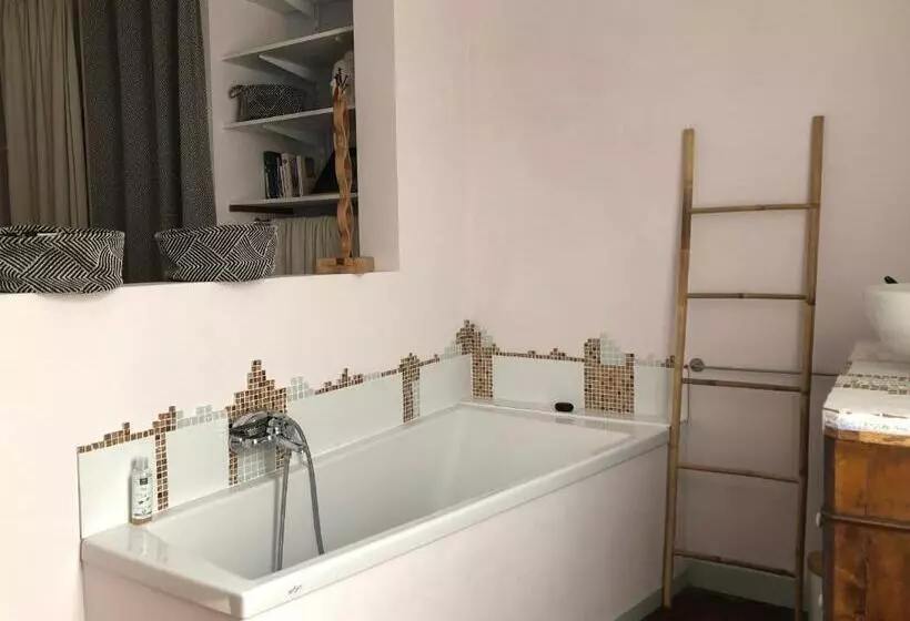 Aamiaismajoitus (B&B) La Galerie Du Port