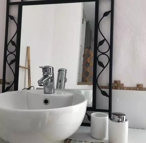 Aamiaismajoitus (B&B) La Galerie Du Port