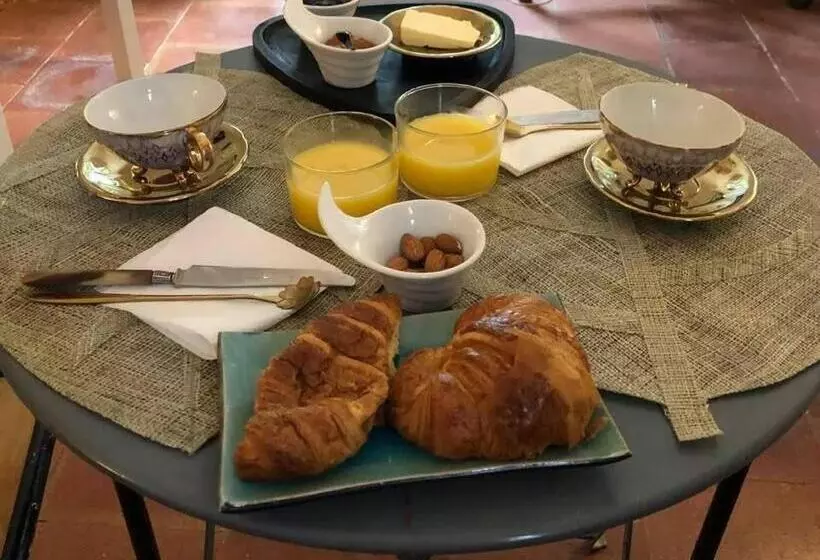 Aamiaismajoitus (B&B) La Galerie Du Port