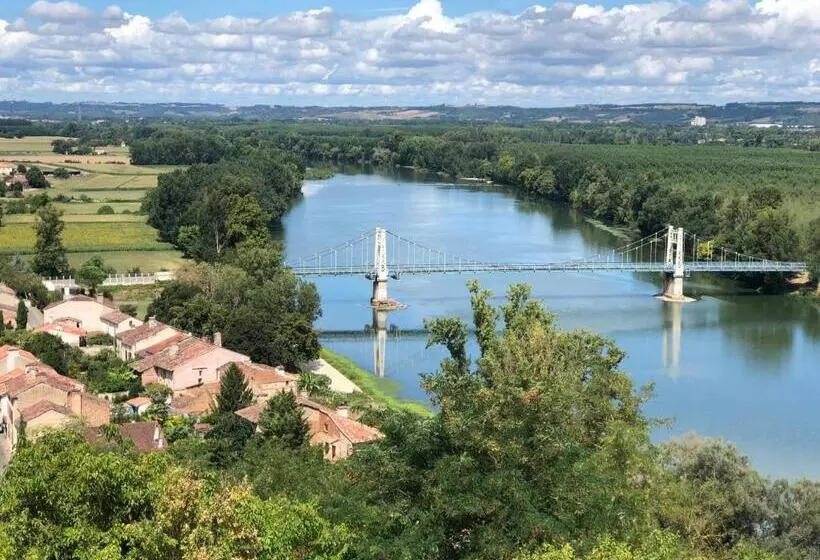 Aamiaismajoitus (B&B) La Galerie Du Port