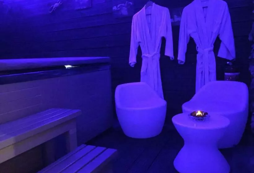 Aamiaismajoitus (B&B) Jacuzzi Privé Chambre Et Table D Hotes