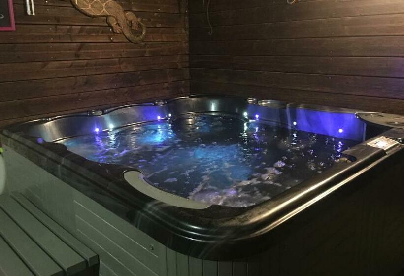 مبيت وإفطار Jacuzzi Privé Chambre Et Table D Hotes