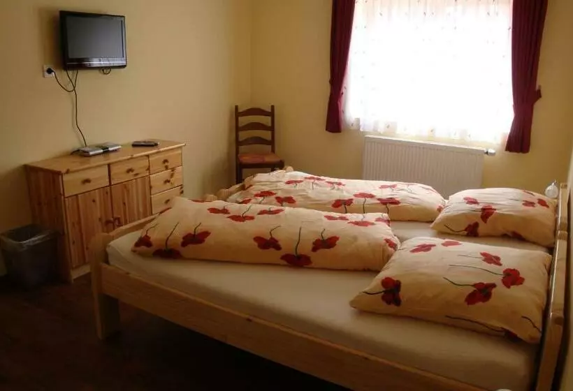 Hotelli Gaestehaeuser Am Nibelungensteig