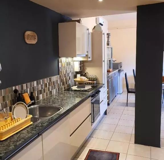 Majatalo Panzio A Mi Paradicsomunk