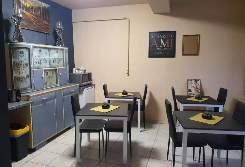 Majatalo Panzio A Mi Paradicsomunk