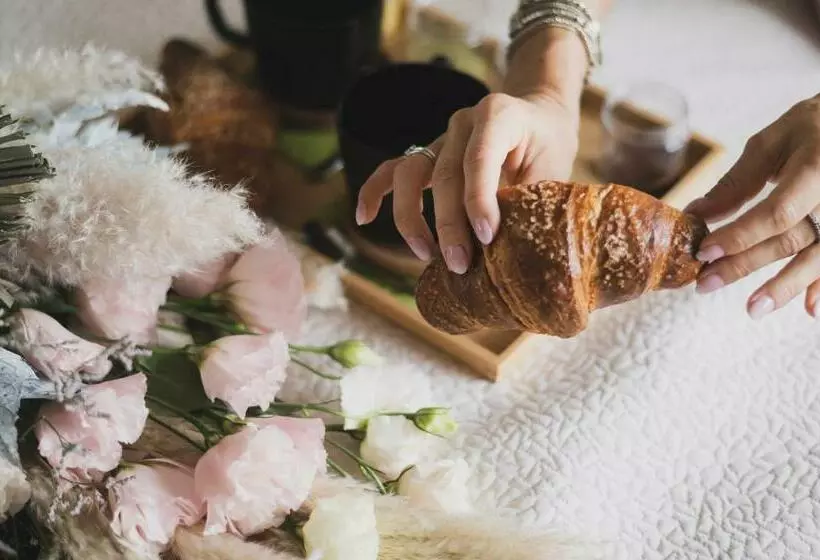 ベッドアンドブレックファースト Ariaroom219