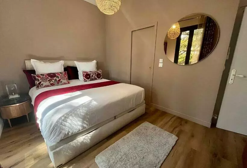 تختخواب و صبحانه O Deux Cèdres