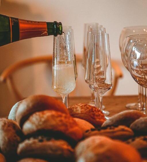 تختخواب و صبحانه Lit De Clémot