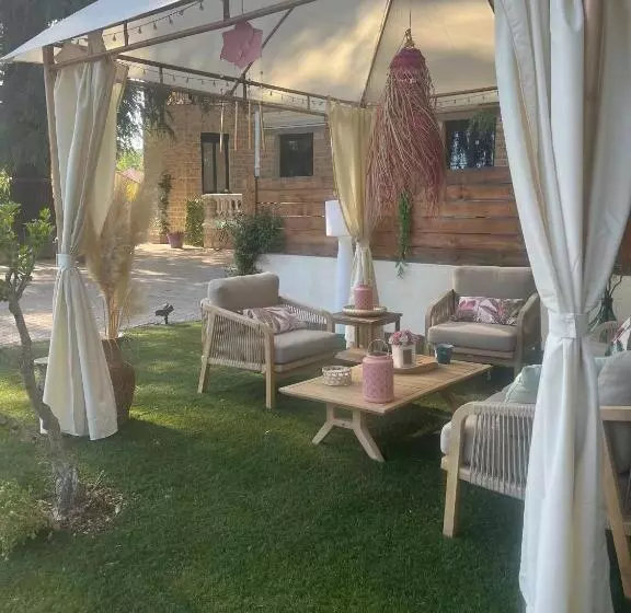 تختخواب و صبحانه O Deux Cèdres