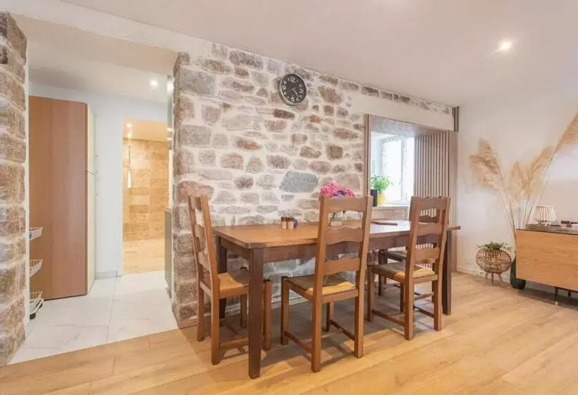 La Bellevue Bréville   B&b