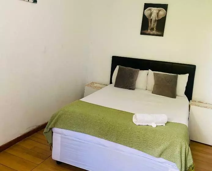 پانسیون Airport Doozy Guest House
