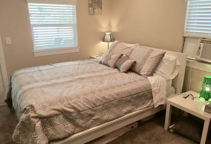 Pansiyon Private Entrance 1 Bd Guest Suite In Cypress Gardens Near Legoland