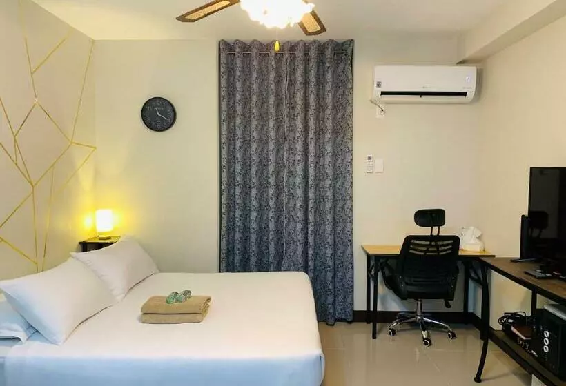 Quayside Condo Near Airport