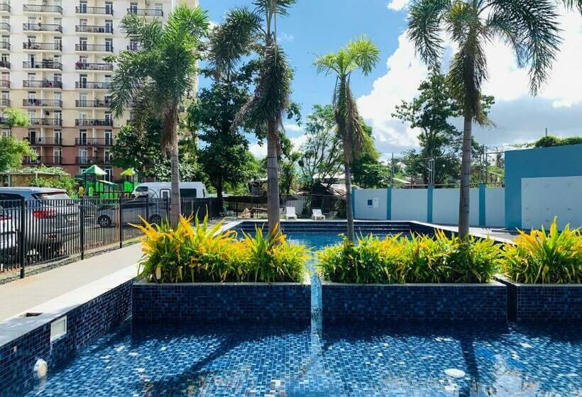 Quayside Condo Near Airport