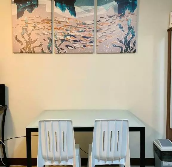 Quayside Condo Near Airport