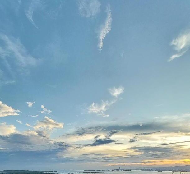 Quayside Condo Near Airport