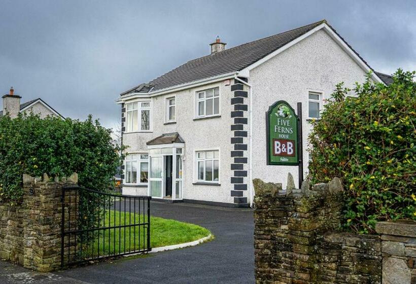 تختخواب و صبحانه Five Ferns House